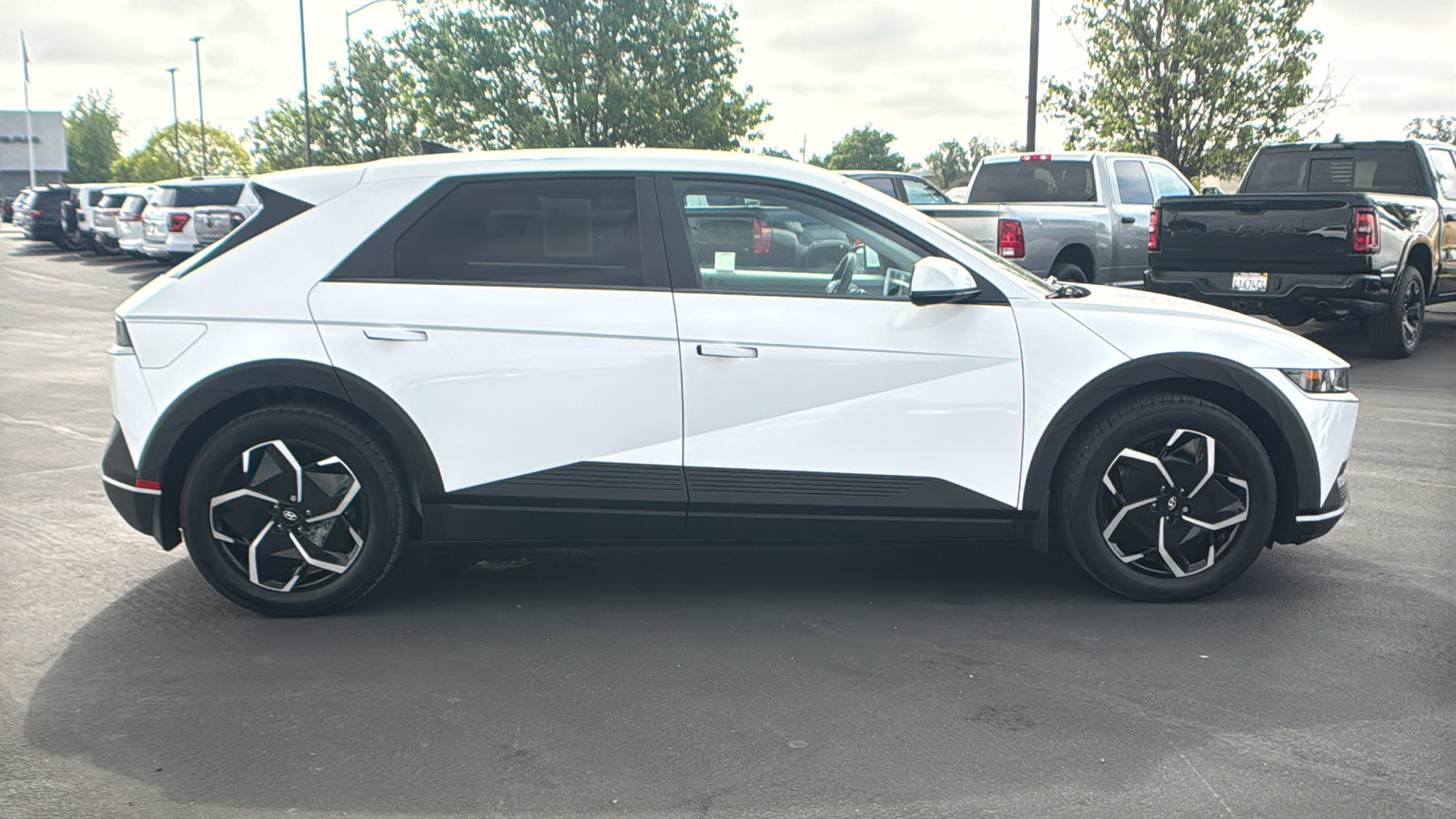 Used 2024 Hyundai Ioniq 5 SEL RWD image 2
