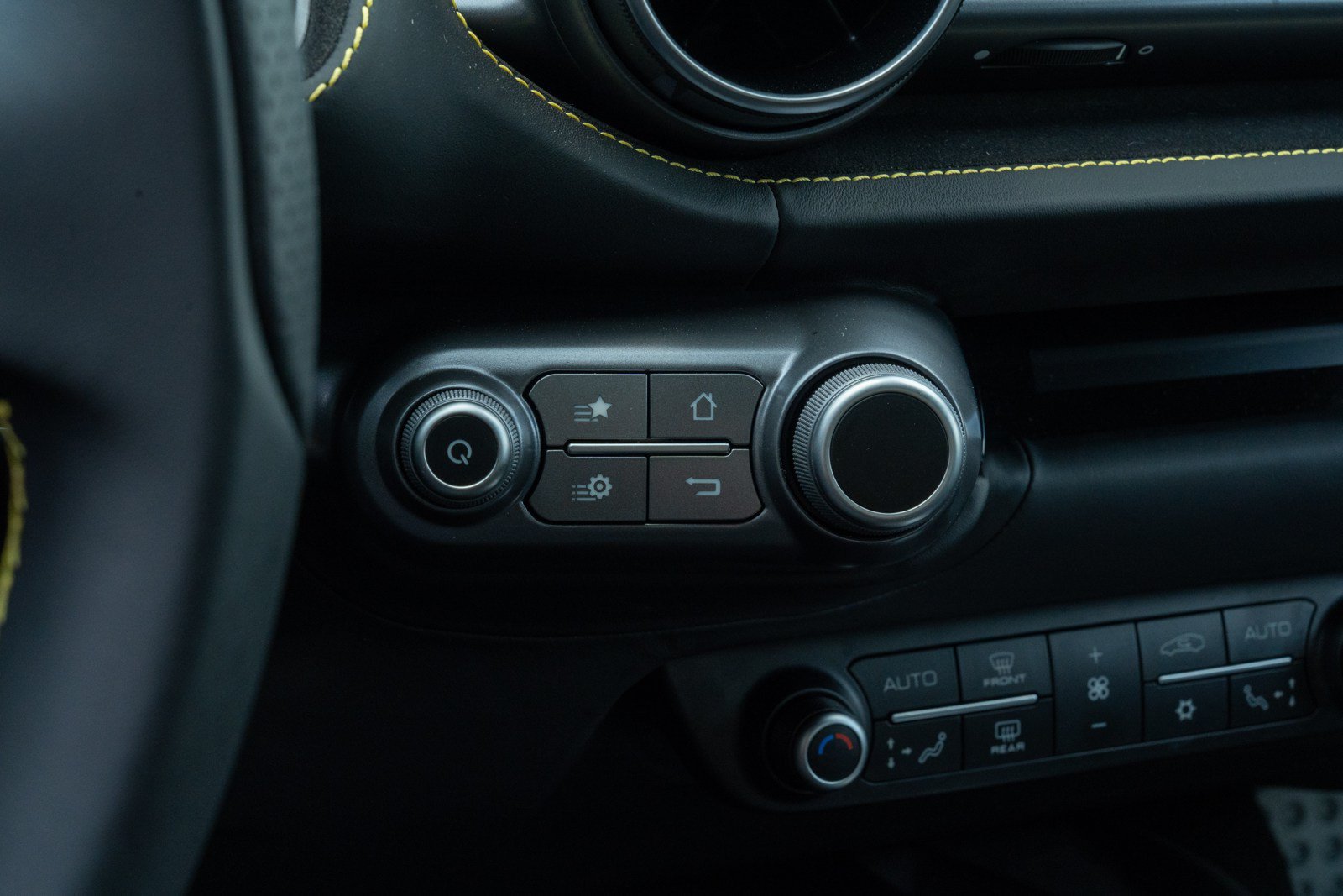 Used 2019 Ferrari 812 Superfast RWD image 44