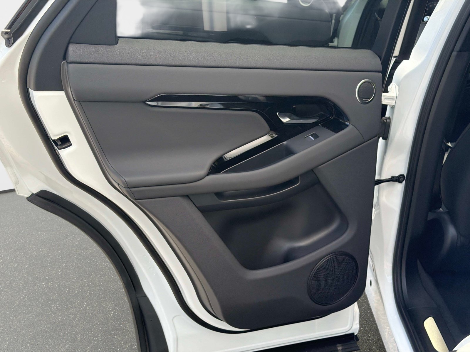 New 2026 Land Rover Range Rover Evoque S AWD/4WD image 12