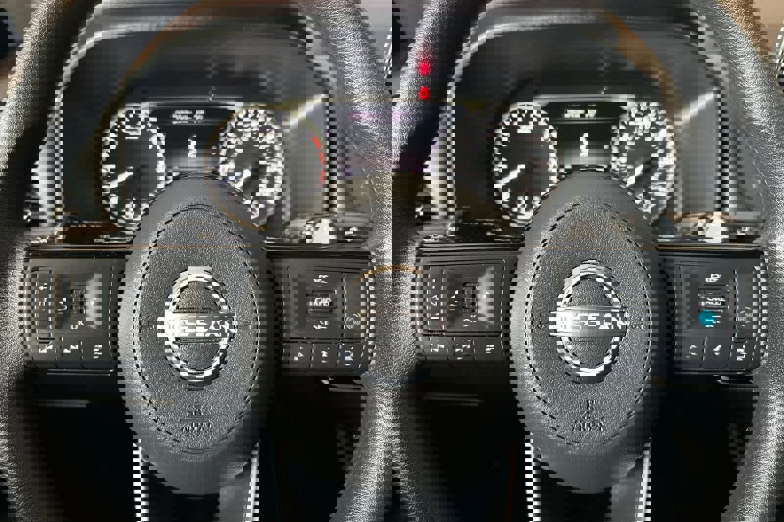 Used 2022 Nissan Rogue SV image 25