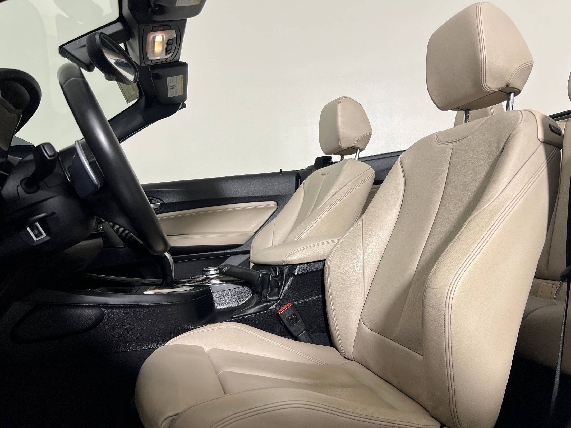 Used 2016 BMW M235i Convertible image 5