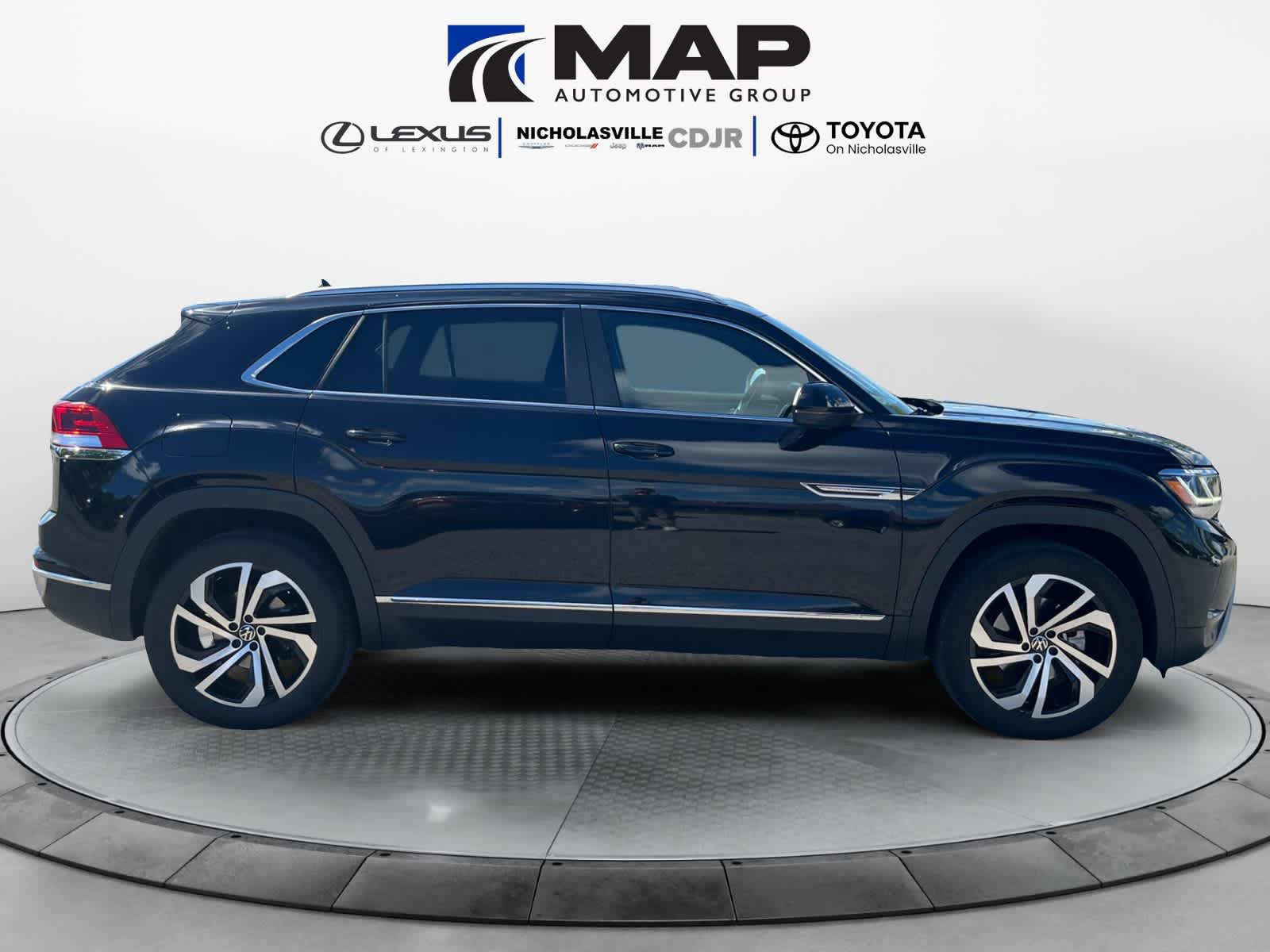 Used 2023 Volkswagen Atlas Cross Sport SEL AWD/4WD image 6