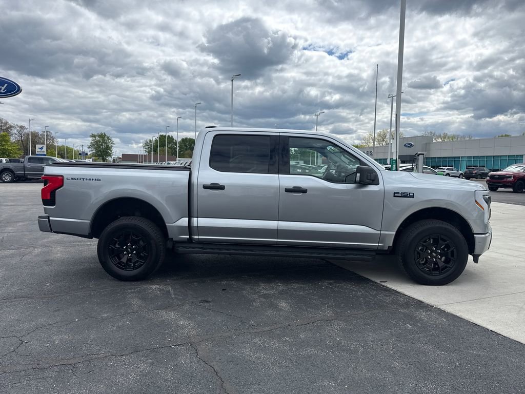 Used 2025 Ford F150 Lightning XLT AWD/4WD image 6