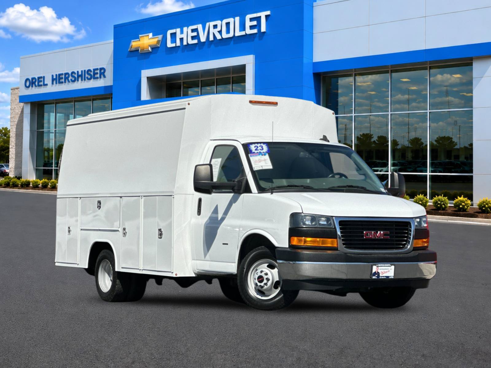 Used 2023 GMC Savana 3500 w/ Power Convenience Package RWD image 1