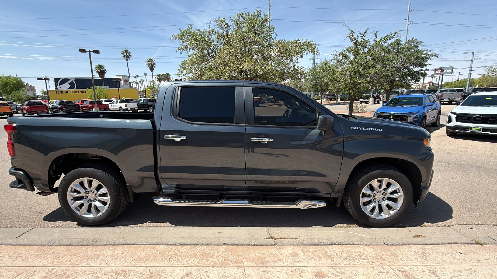 Used 2022 Chevrolet Silverado 1500 Custom image 6