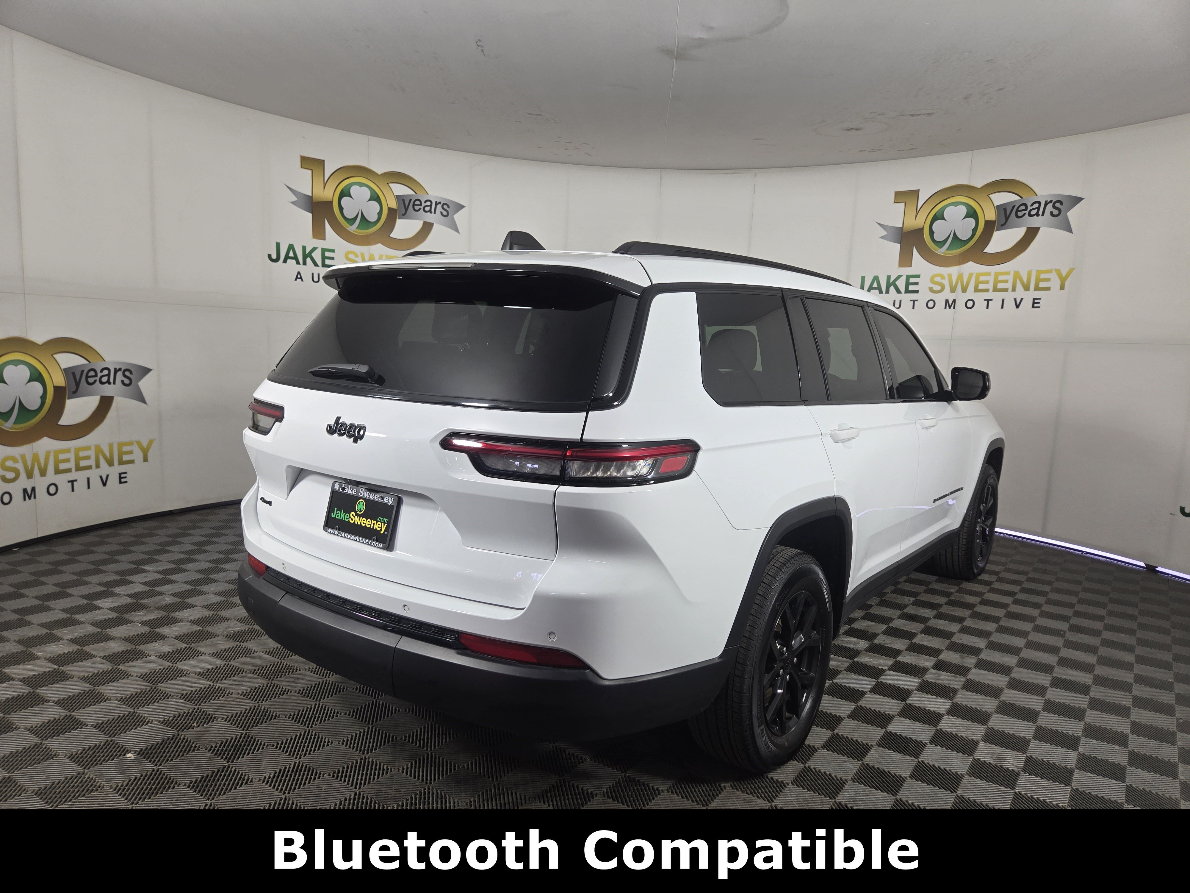 Used 2024 Jeep Grand Cherokee L Altitude AWD/4WD image 10
