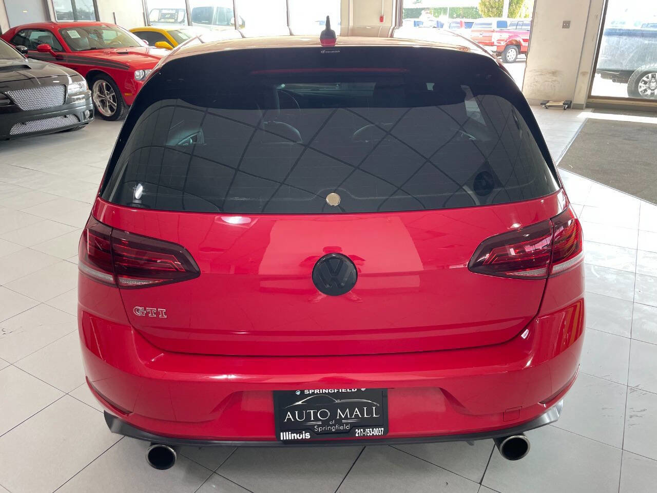 Used 2020 Volkswagen GTI SE image 6