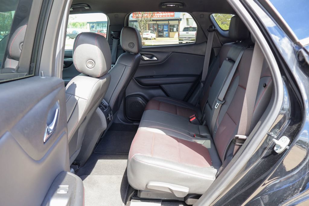 Used 2025 Chevrolet Blazer RS FWD image 9