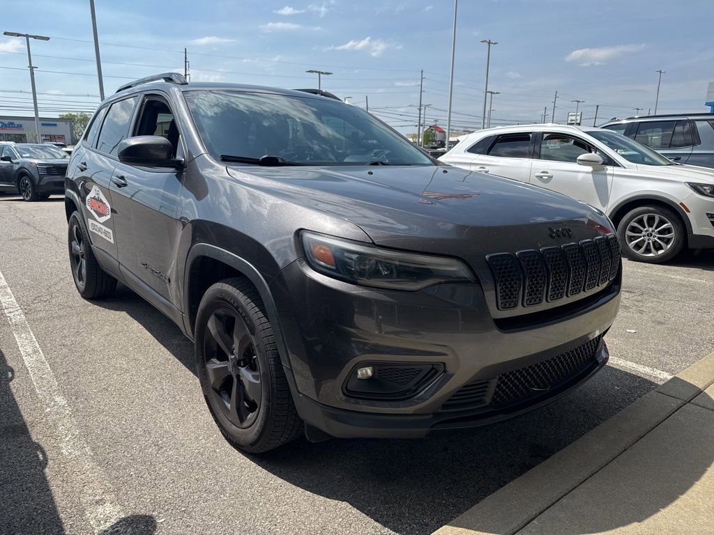 Used 2019 Jeep Cherokee Latitude Plus image 2