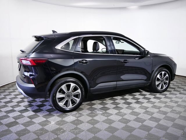 Certified 2025 Ford Escape Platinum AWD/4WD image 9