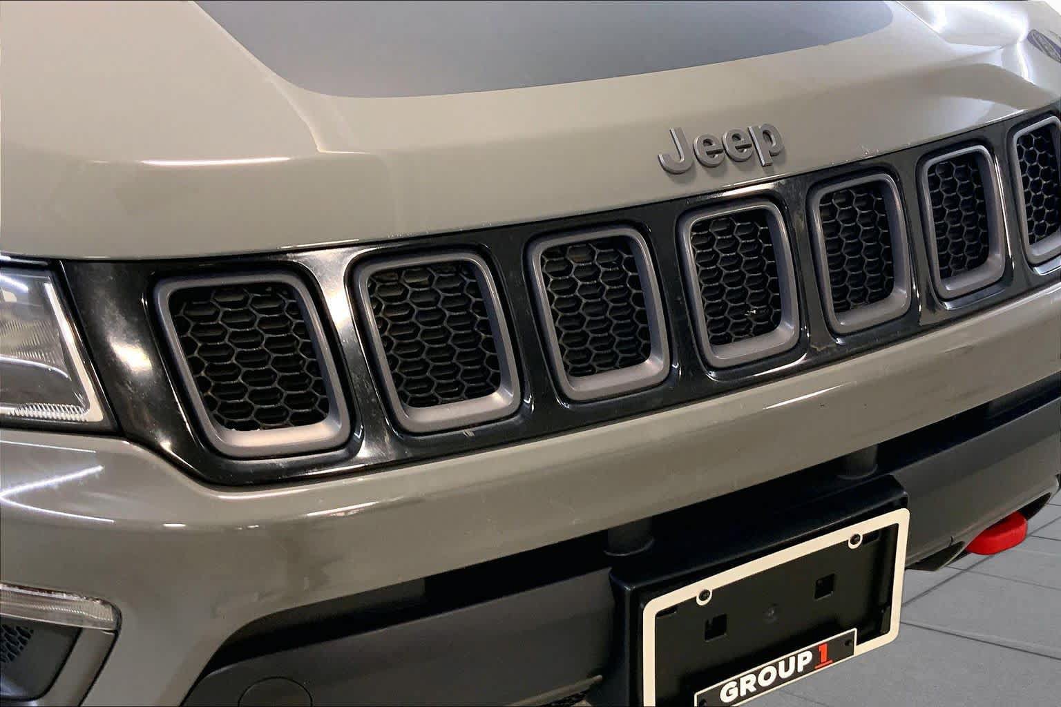 Used 2019 Jeep Compass Trailhawk AWD/4WD image 31