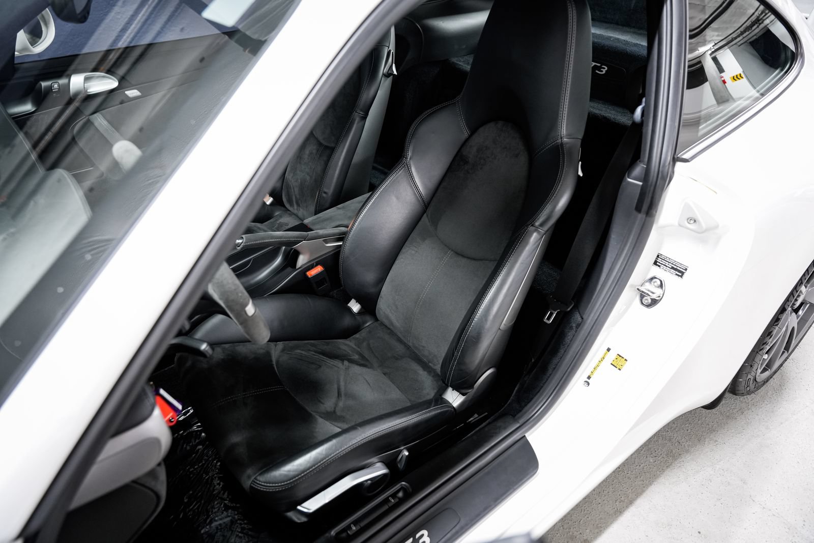 Used 2010 Porsche 911 GT3 RWD image 18