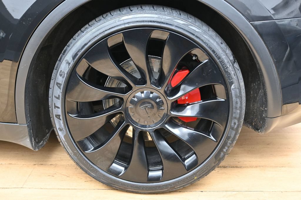 Used 2024 Tesla Model Y Performance AWD/4WD image 11