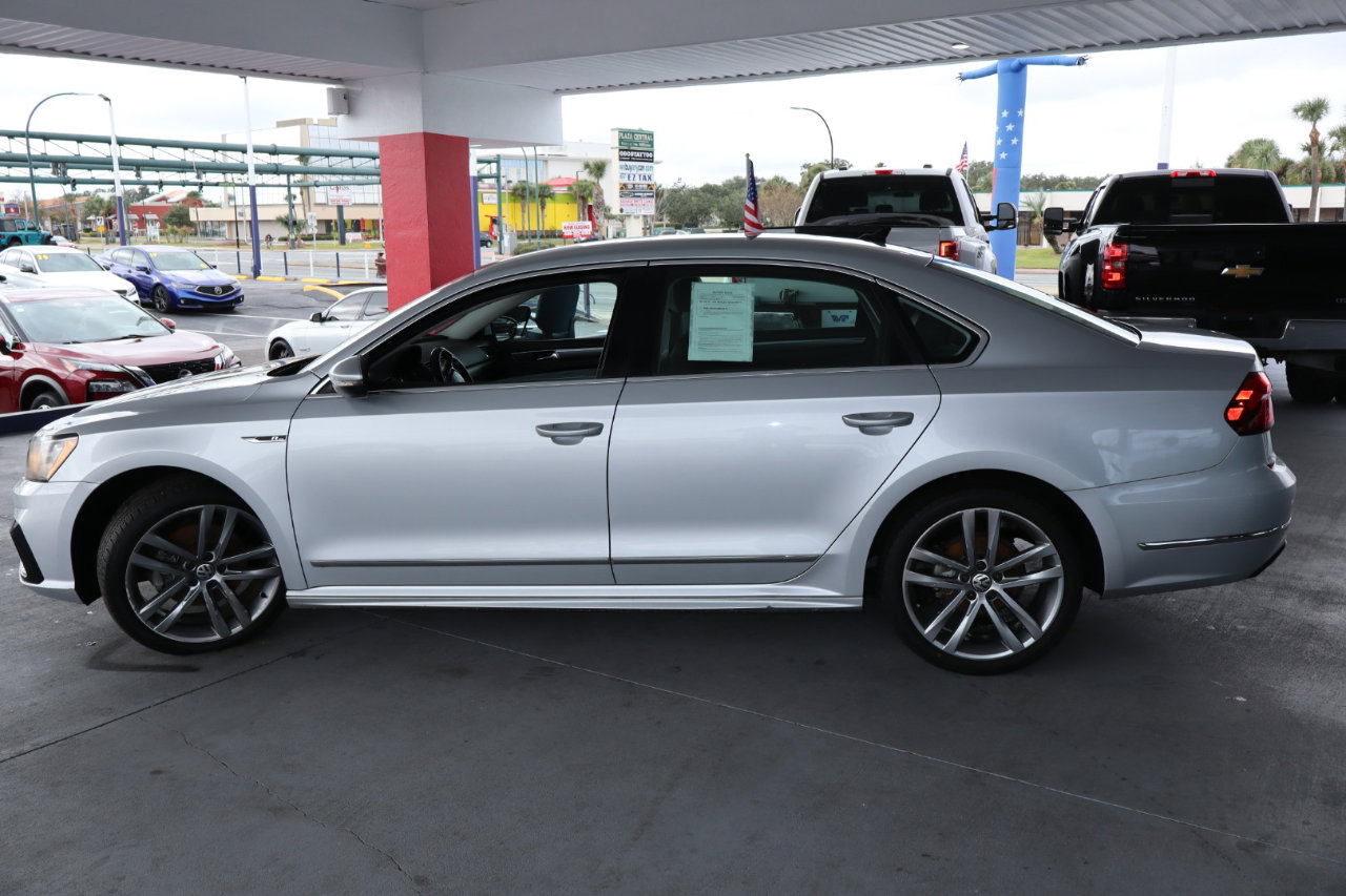 Used 2017 Volkswagen Passat 1.8T R-Line image 8
