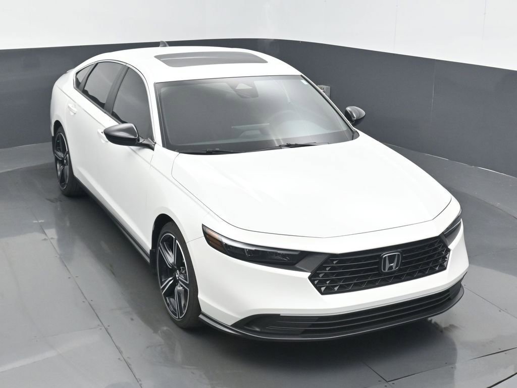 Used 2024 Honda Accord Sport image 3