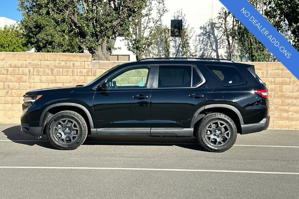 Certified 2025 Honda Pilot TrailSport image 6