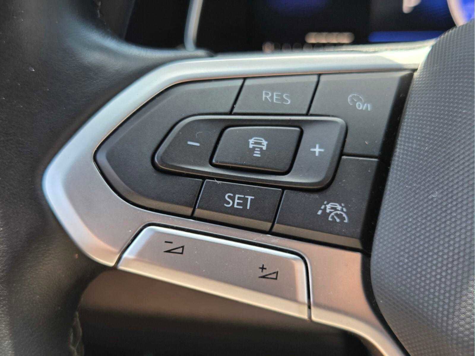 Used 2022 Volkswagen Jetta Sport FWD image 28