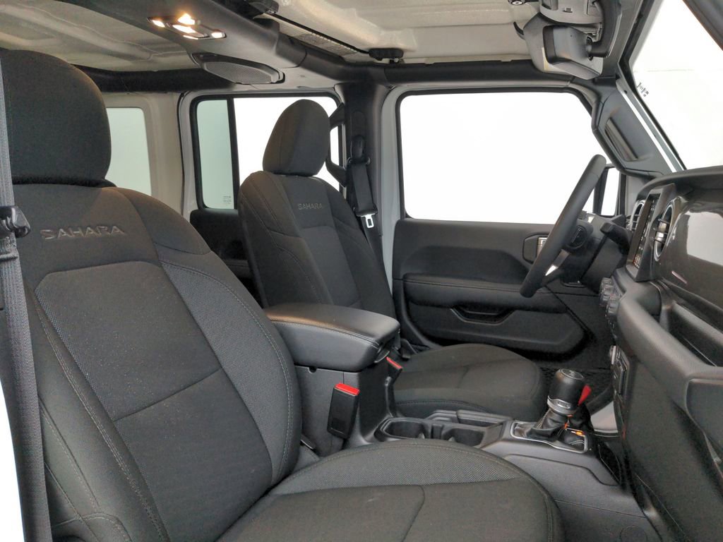 Used 2023 Jeep Wrangler Unlimited Sahara AWD/4WD image 36