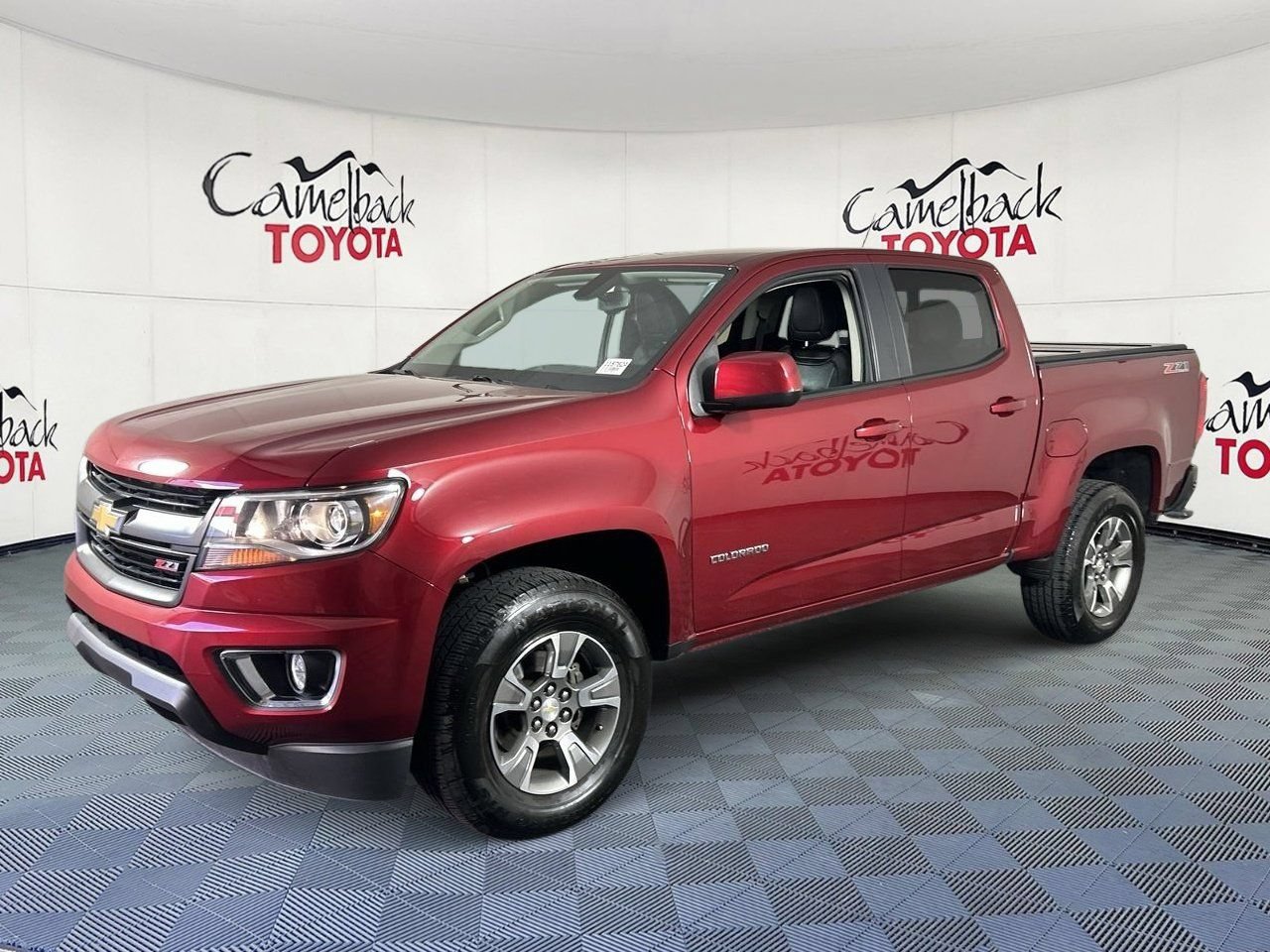 Used 2019 Chevrolet Colorado Z71 AWD/4WD image 2