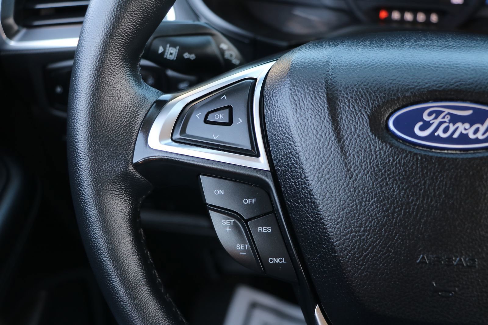 Used 2024 Ford Edge Titanium image 18