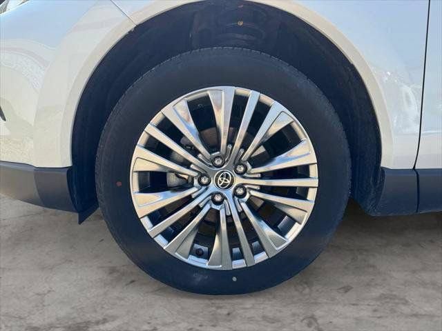 Certified 2024 Toyota Venza XLE AWD/4WD image 99