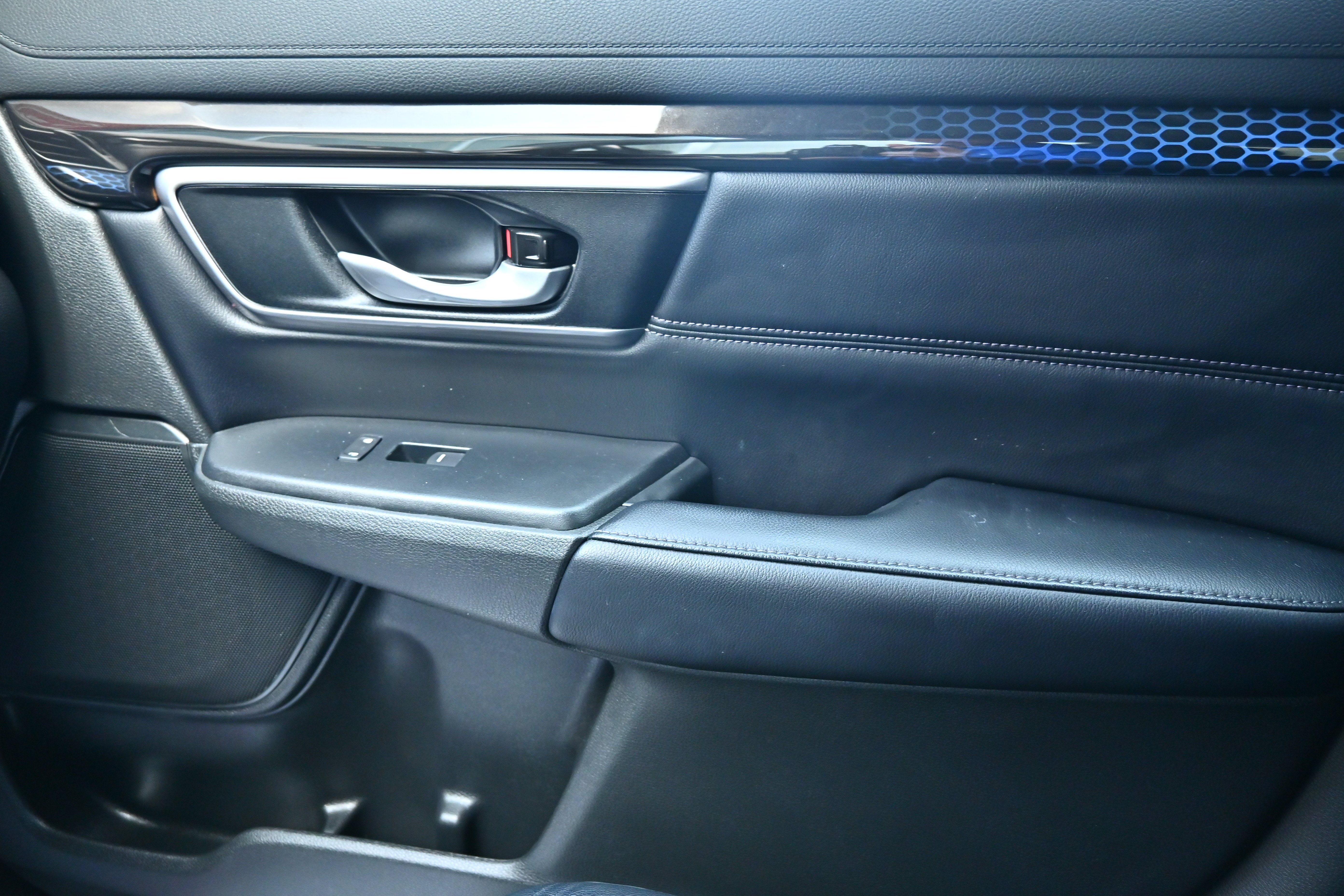 Used 2018 Honda CR-V Touring image 28