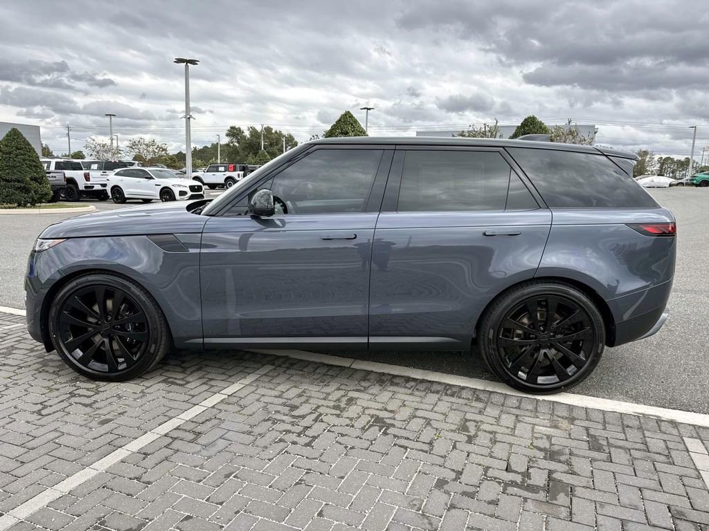 New 2026 Land Rover Range Rover Sport SE image 2