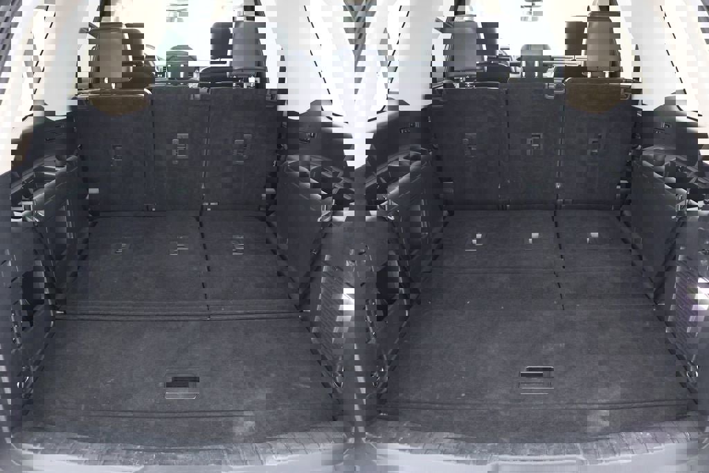 Used 2024 Ford Expedition XLT image 32