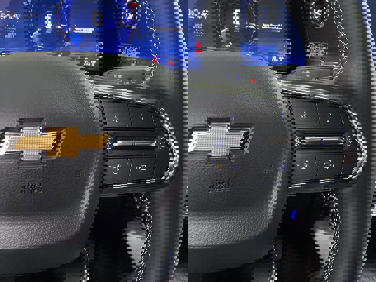 Used 2025 Chevrolet Equinox EV LT w/ Convenience Package image 21