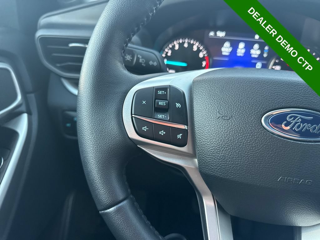 Used 2023 Ford Explorer XLT AWD/4WD image 30