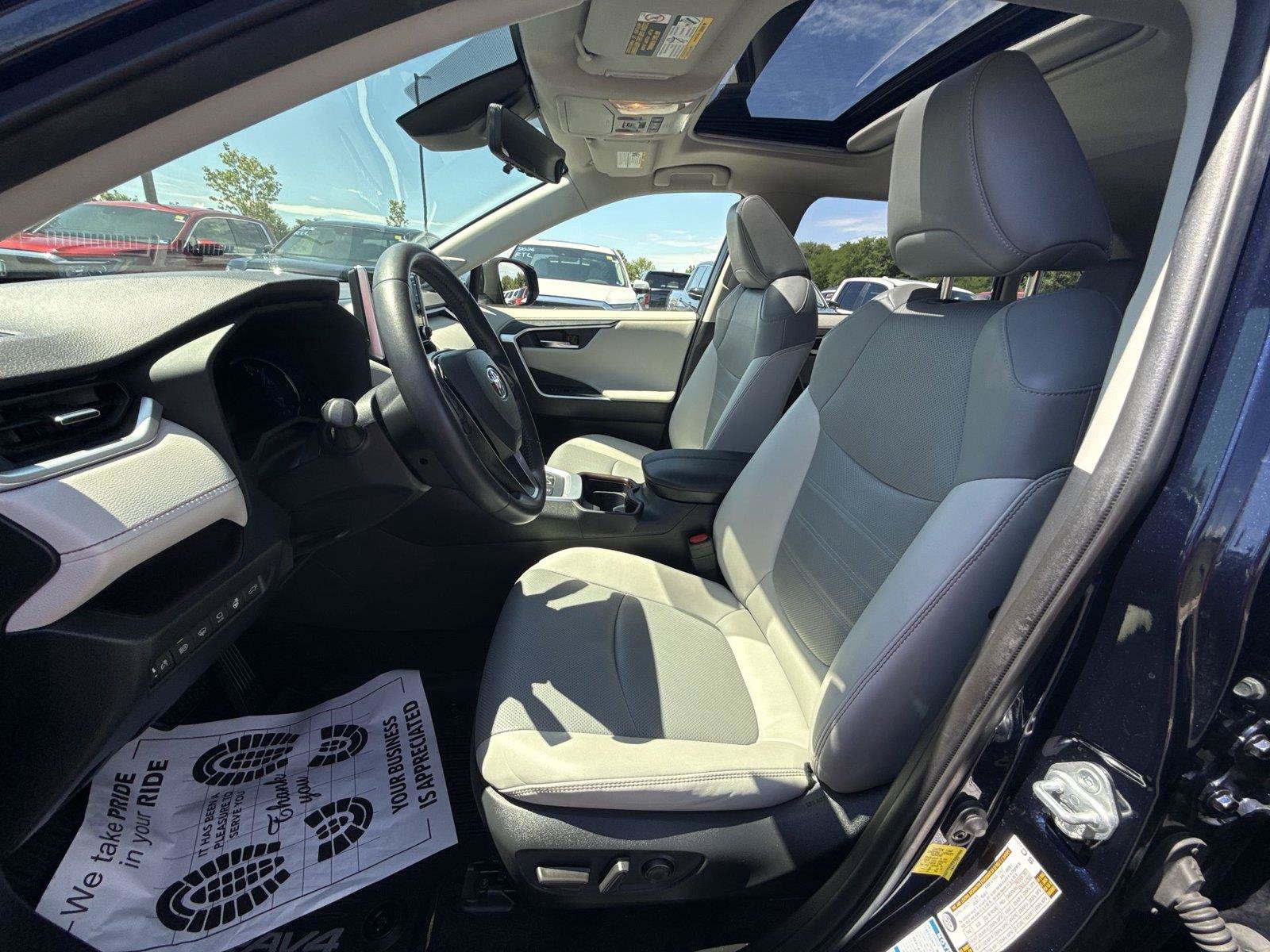 Used 2020 Toyota RAV4 Limited AWD/4WD image 14