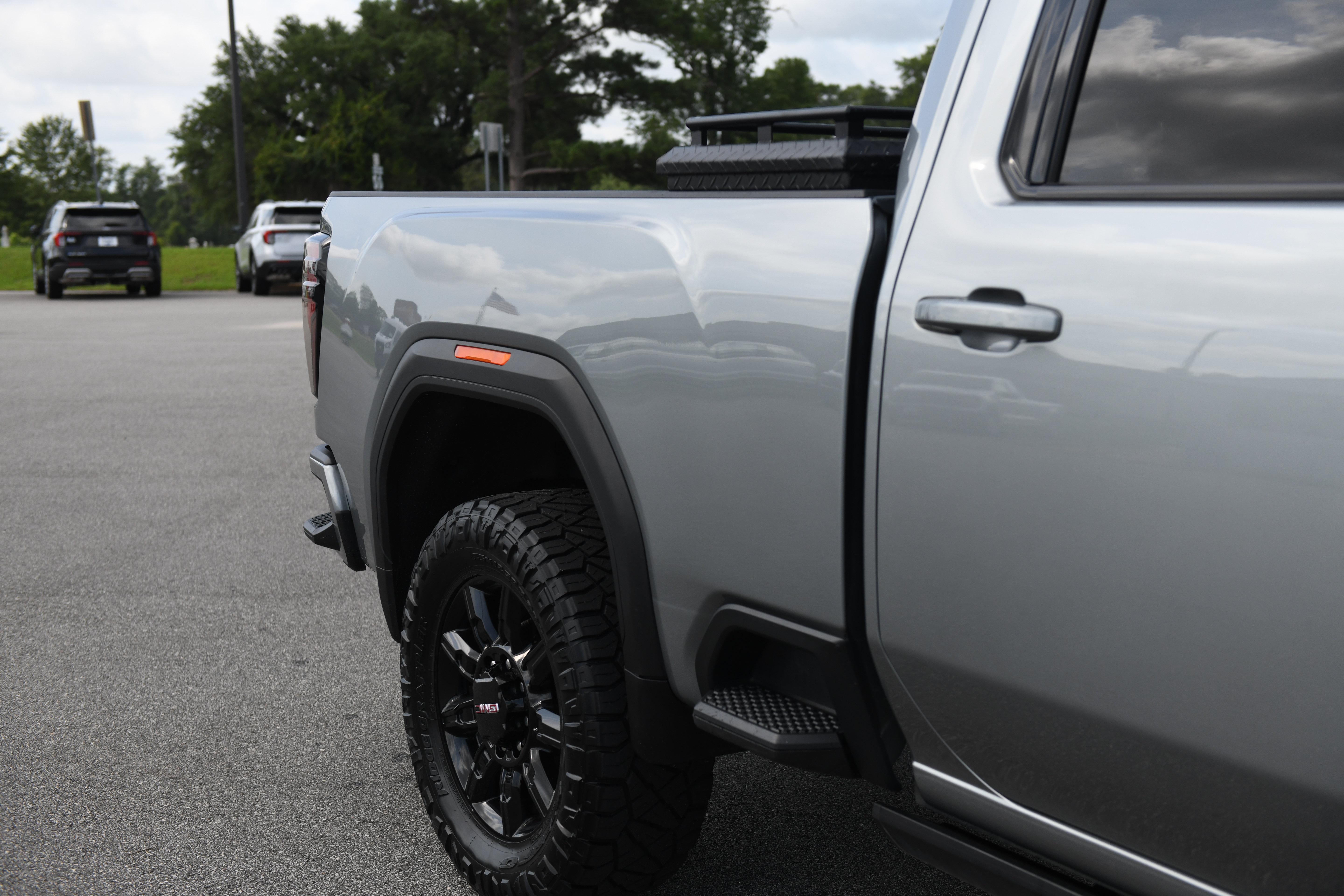 Used 2024 GMC Sierra 2500 AT4 w/ AT4 Premium Plus Package AWD/4WD image 6