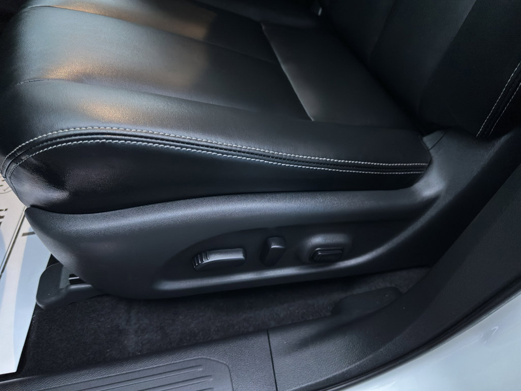 Used 2024 Nissan Murano SV w/ SV Midnight Edition Package image 14