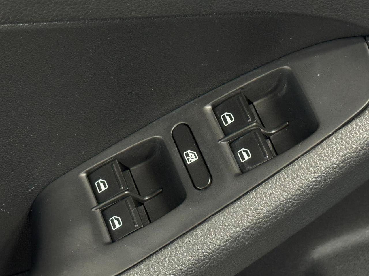 Used 2017 Volkswagen Jetta SE FWD image 40
