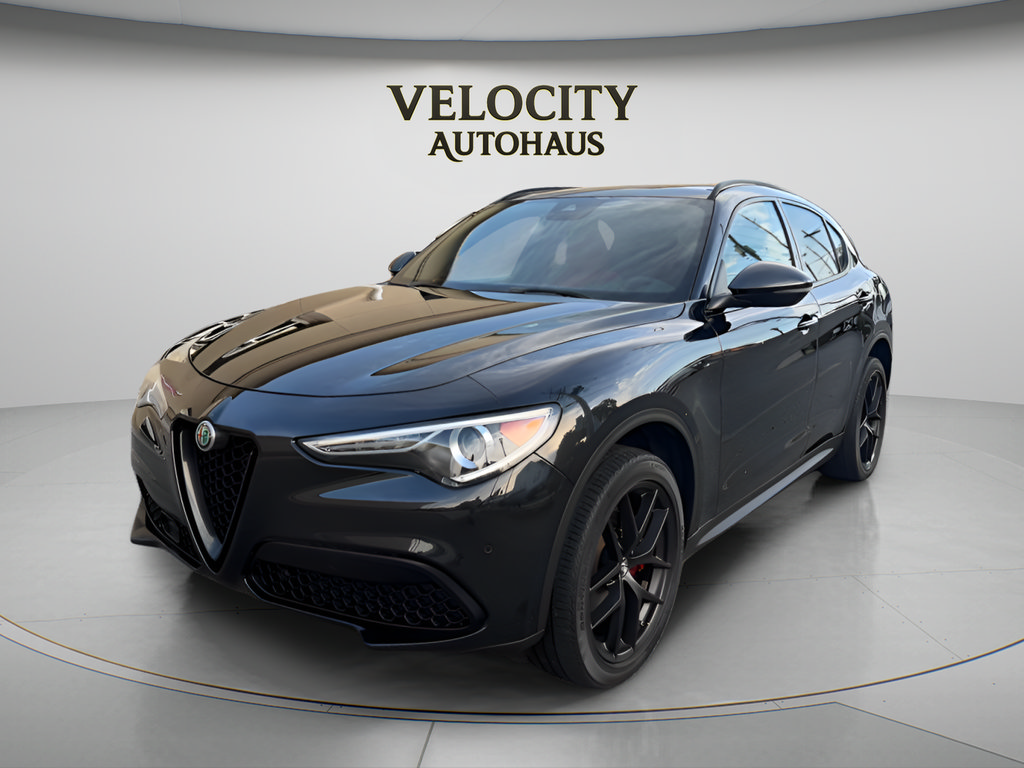 Used 2019 Alfa Romeo Stelvio Ti Sport w/ Quick Order Package 22S Sport AWD/4WD image 3