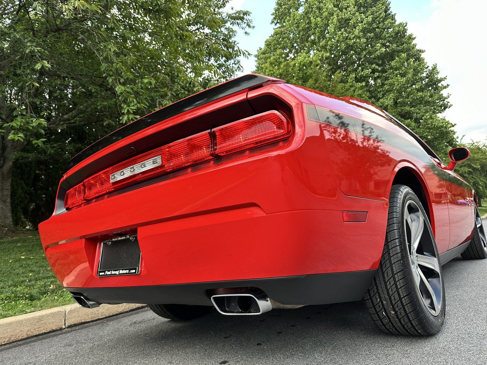 Used 2014 Dodge Challenger R/T w/ Electronics Convenience Group RWD image 40