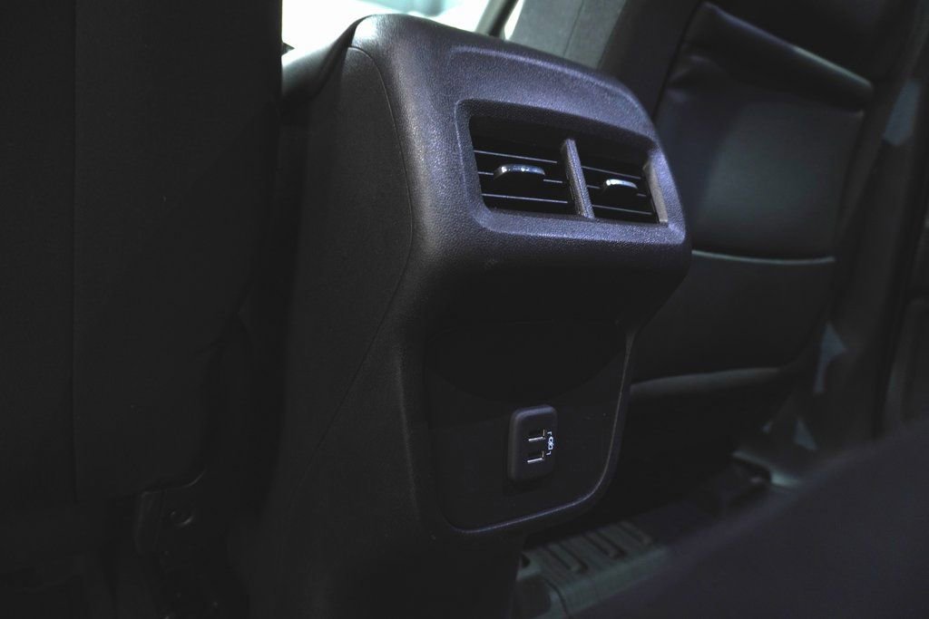 Used 2023 GMC Terrain SLE w/ Driver Convenience Package image 13