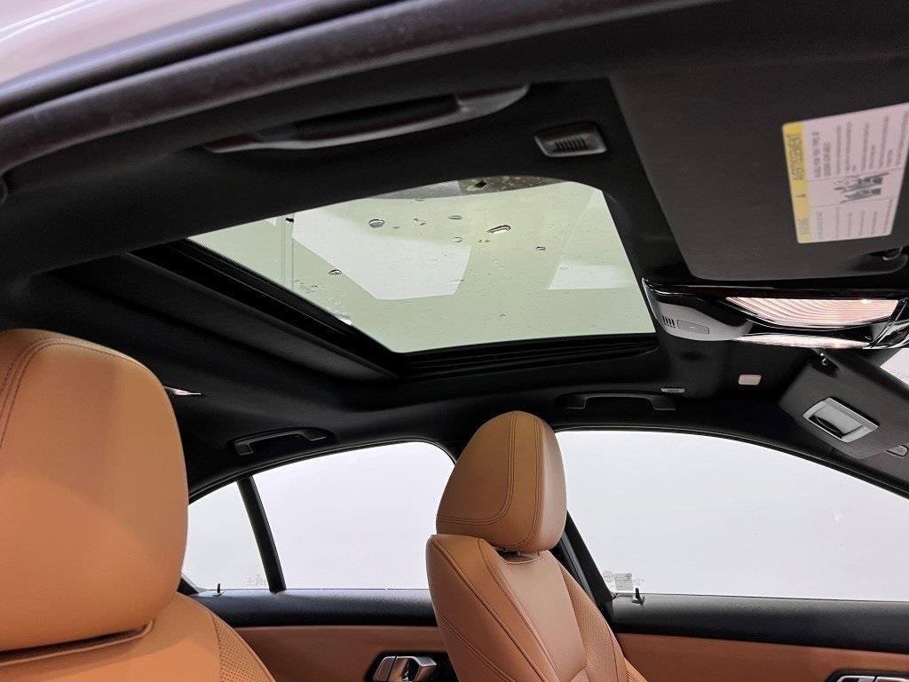 Used 2023 BMW 330i xDrive Sedan w/ Premium Package image 17