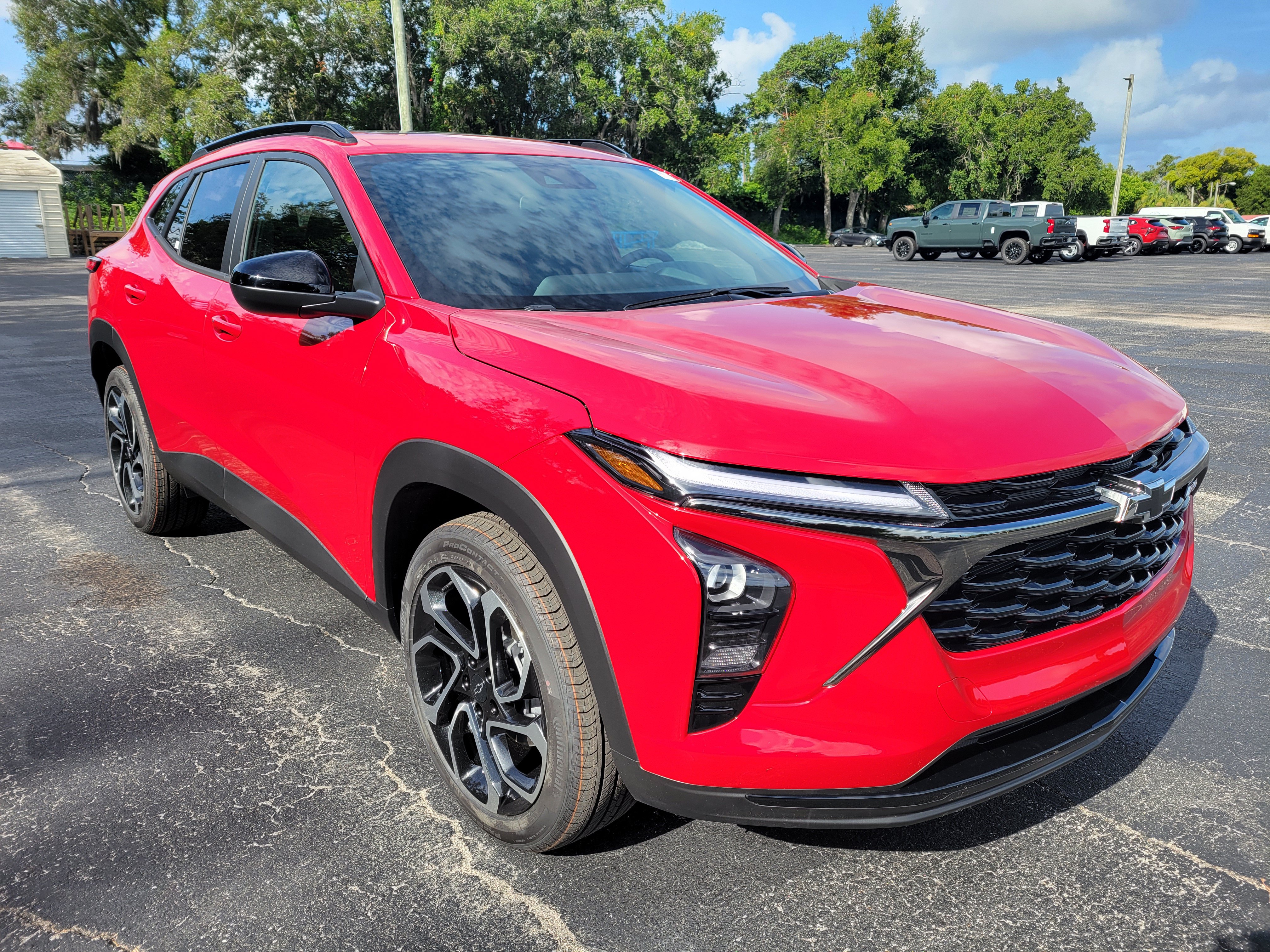 New 2026 Chevrolet Trax RS w/ Sunroof Package FWD image 3