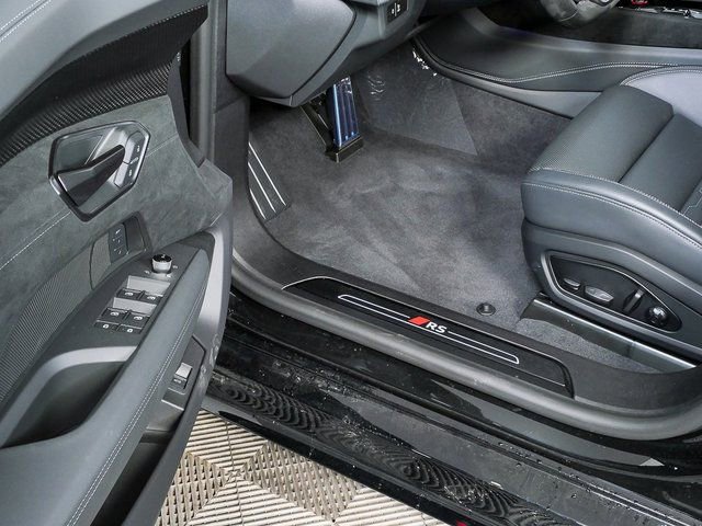 New 2026 Audi RS e-tron GT performance image 8