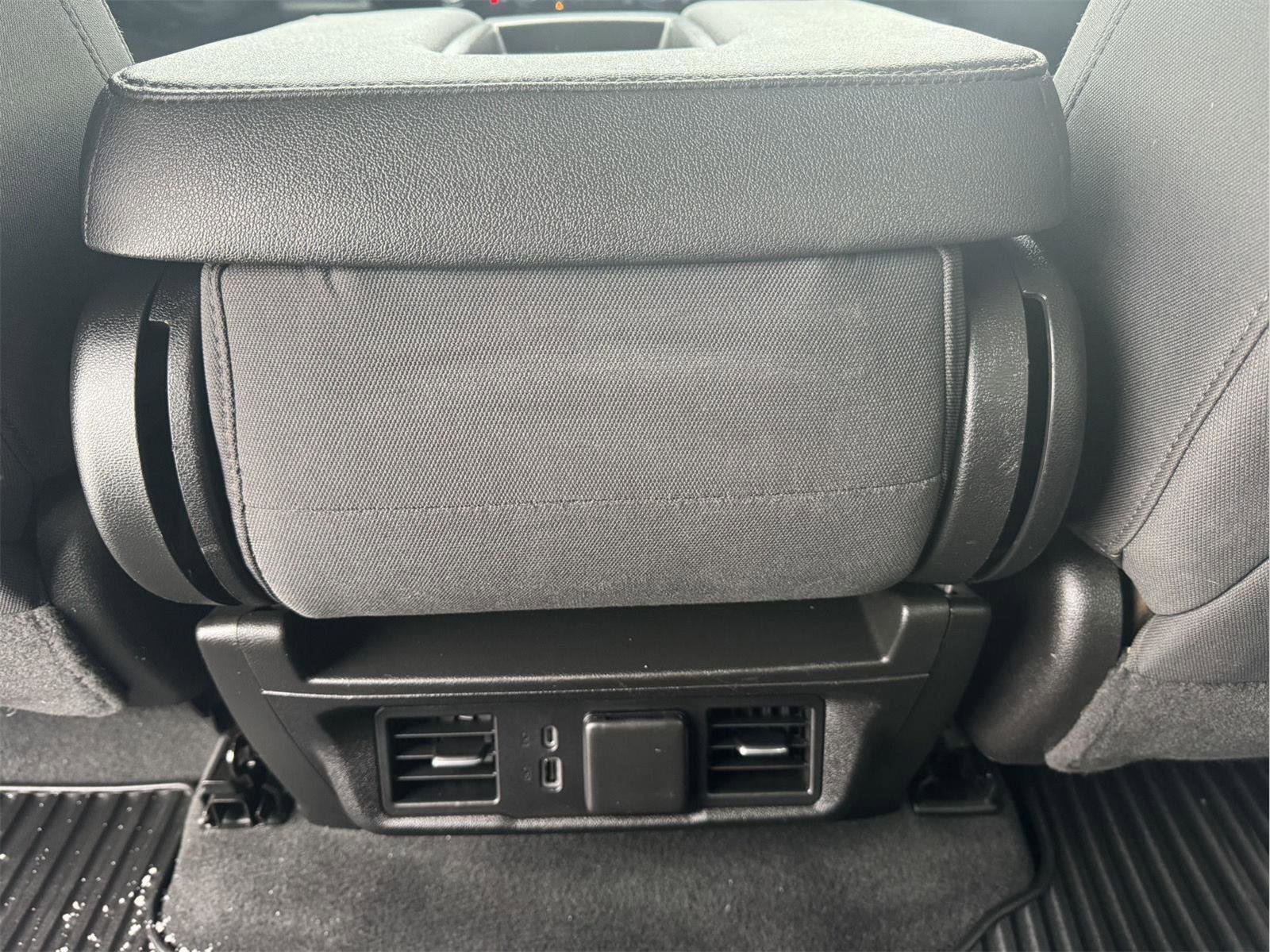 Used 2024 Chevrolet Silverado 1500 LT image 11