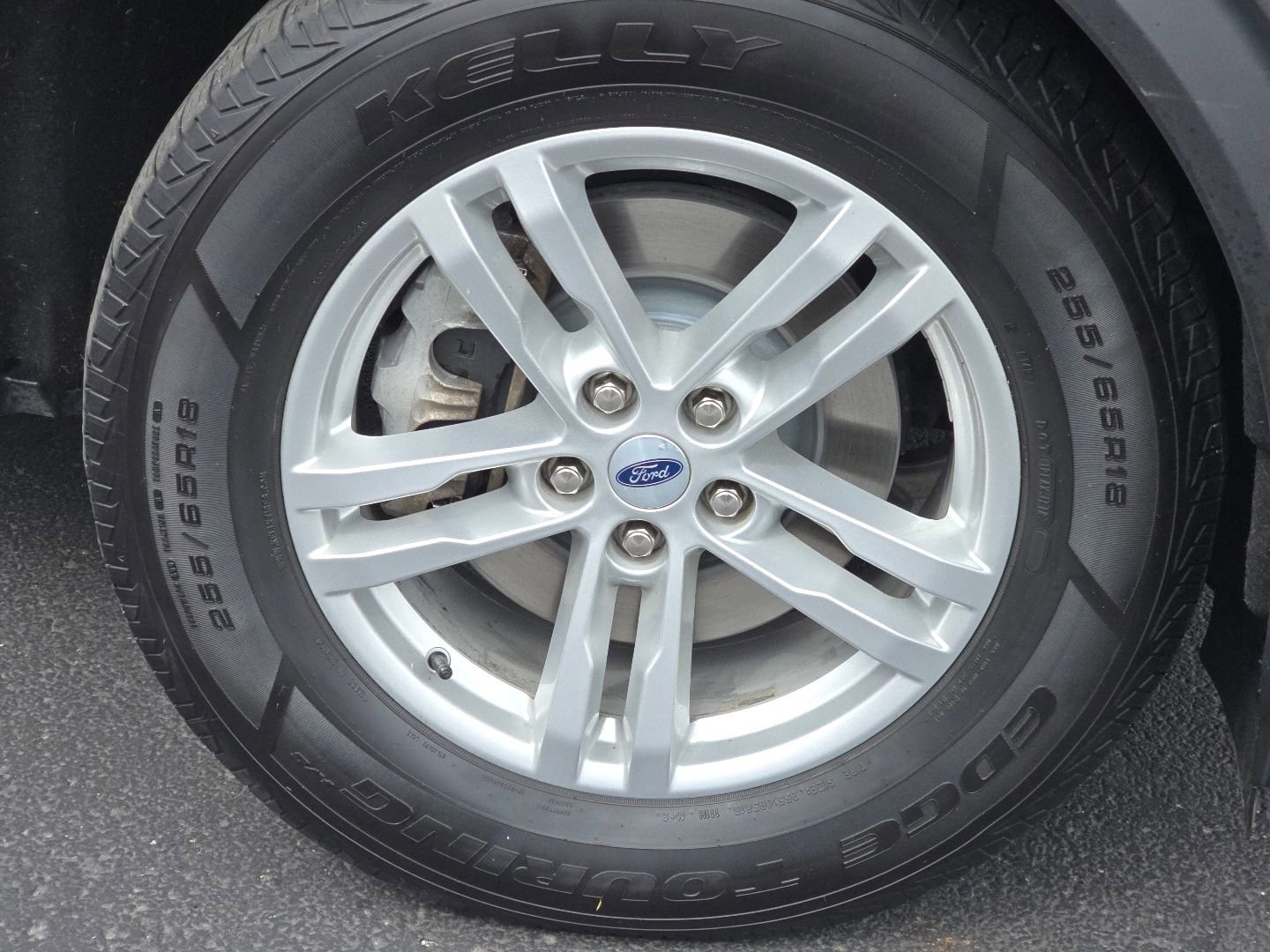 Used 2022 Ford Explorer XLT w/ Equipment Group 202A image 9