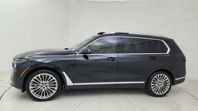 Used 2025 BMW X7 xDrive40i w/ Executive Package image 3