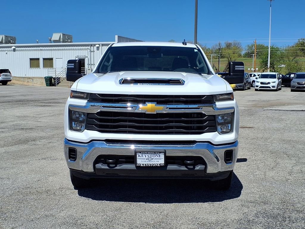 Used 2024 Chevrolet Silverado 2500 LT image 2
