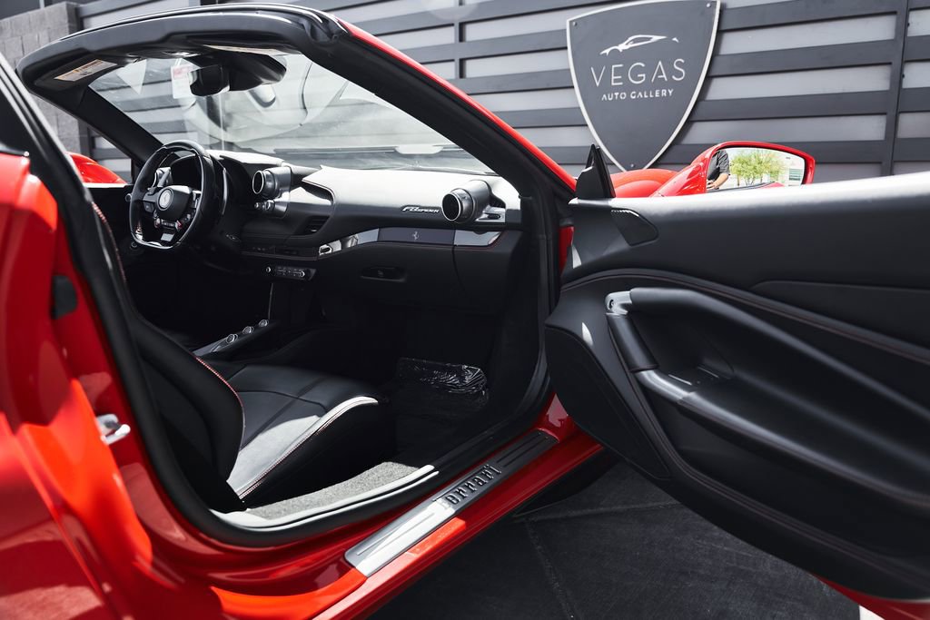 Used 2023 Ferrari F8 Tributo image 20