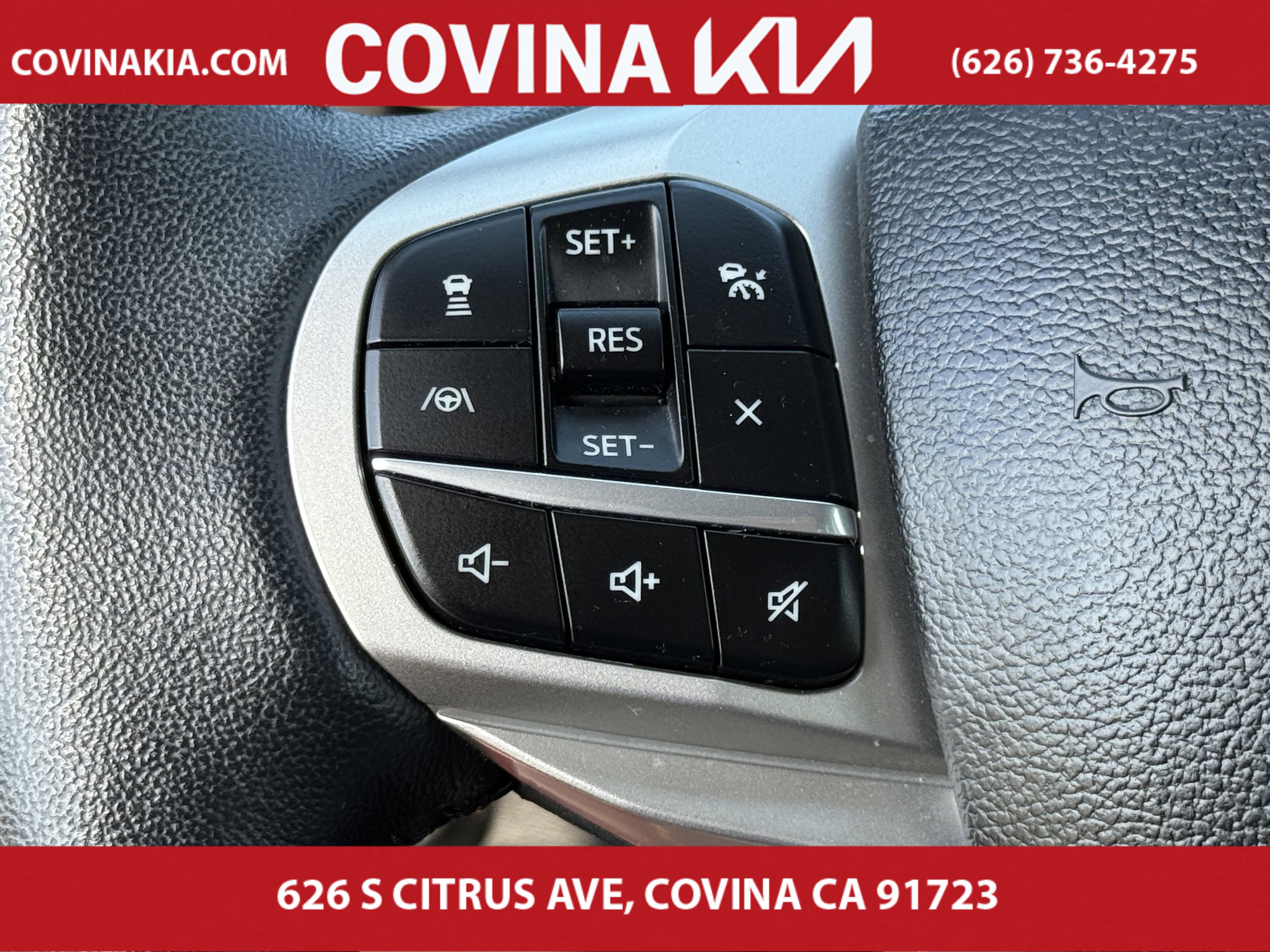 Used 2024 Ford Explorer Limited image 19