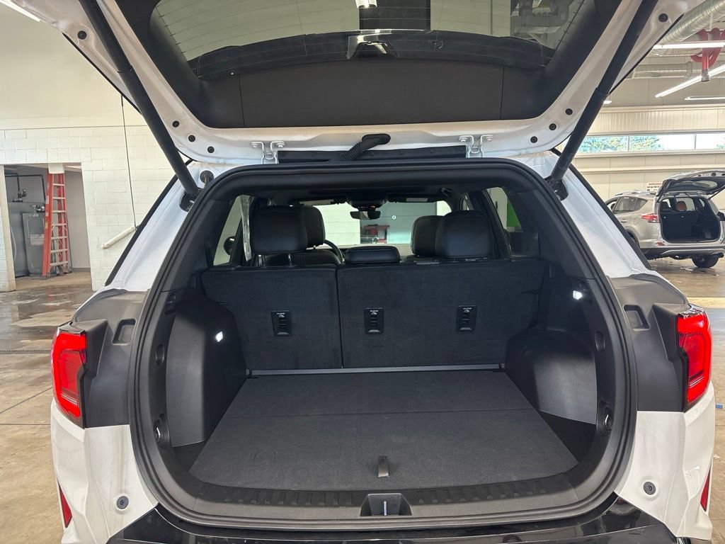 Used 2026 GMC Terrain AT4 w/ Convenience Package III AWD/4WD image 17