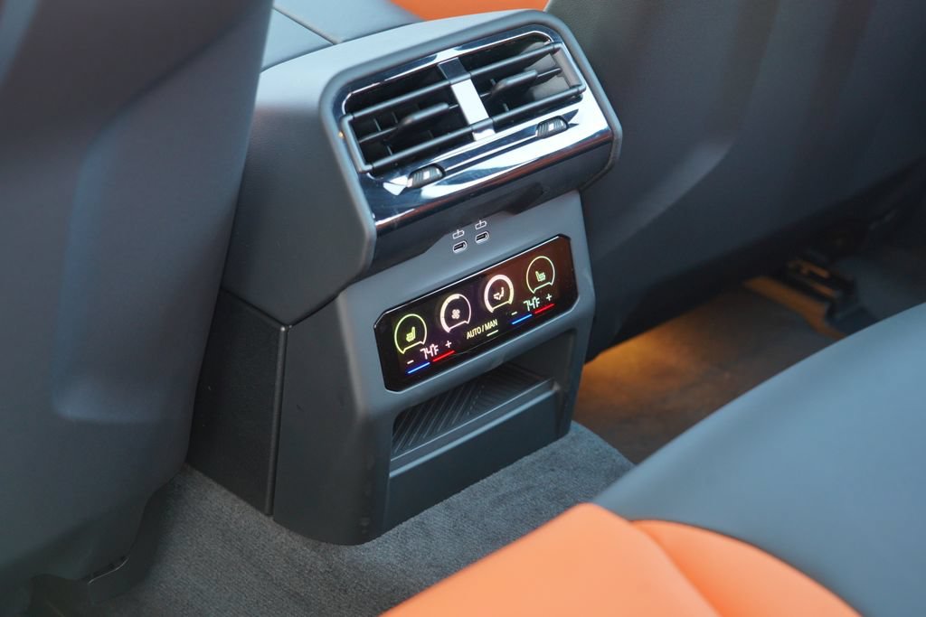 New 2027 BMW M5 Touring AWD/4WD image 34