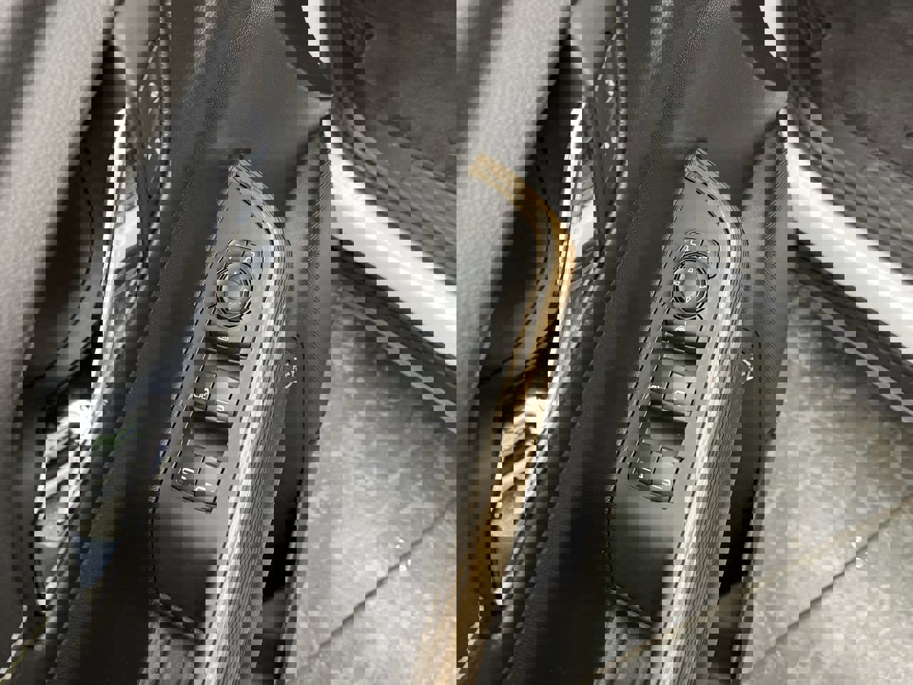 Certified 2021 GMC Acadia SLE w/ Driver Convenience Package image 8