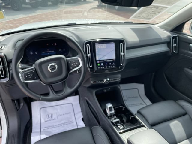 Used 2026 Volvo XC40 B5 Plus AWD/4WD image 18